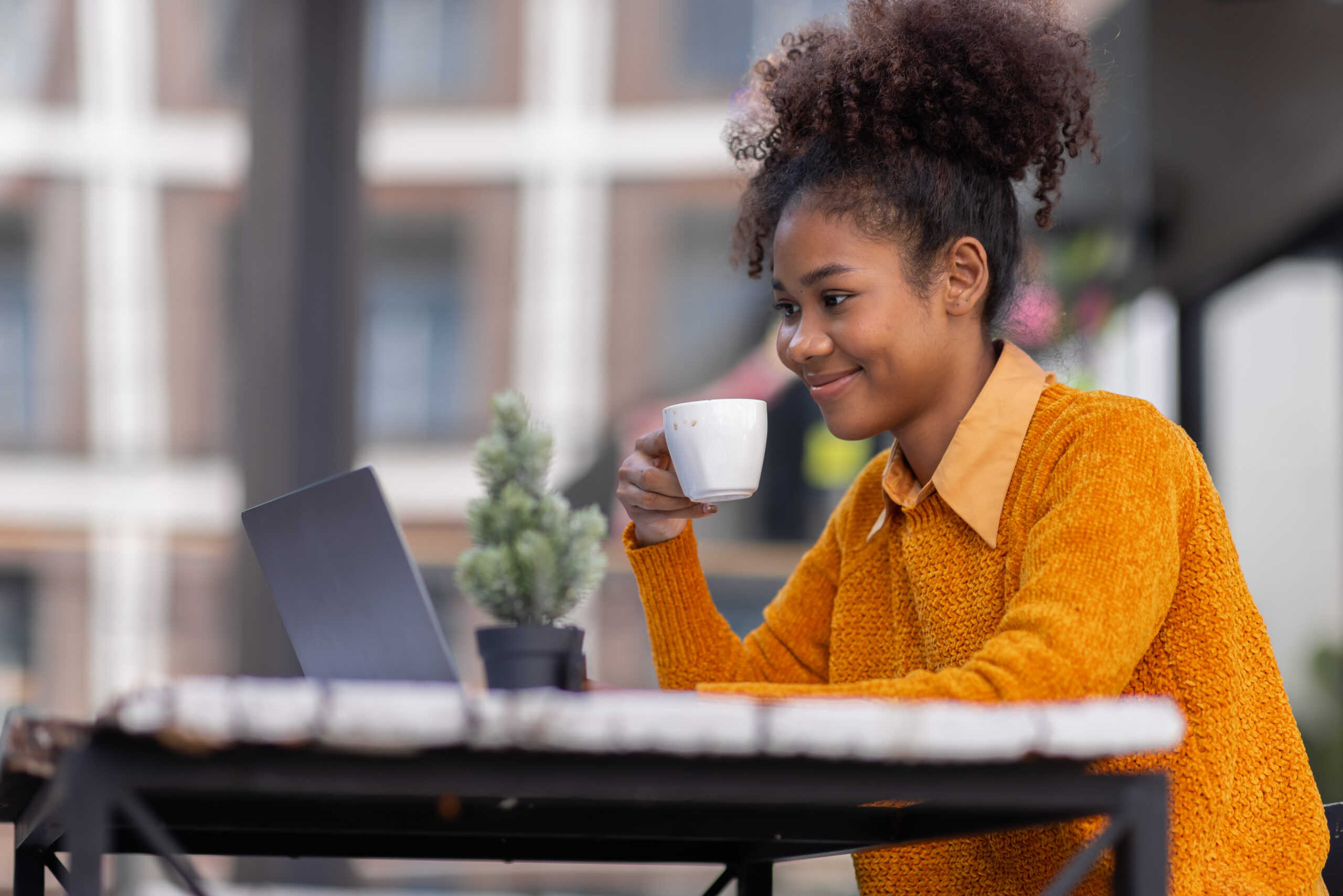 portrait-of-smiling-african-american-businesswoman